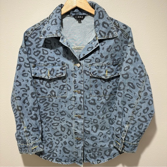 J. NNA Leopard Print Denim Shacket - Picture 5 of 13